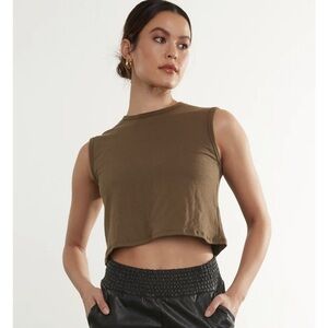 Commando Cloud Cropped Muscle Tank in dark khaki